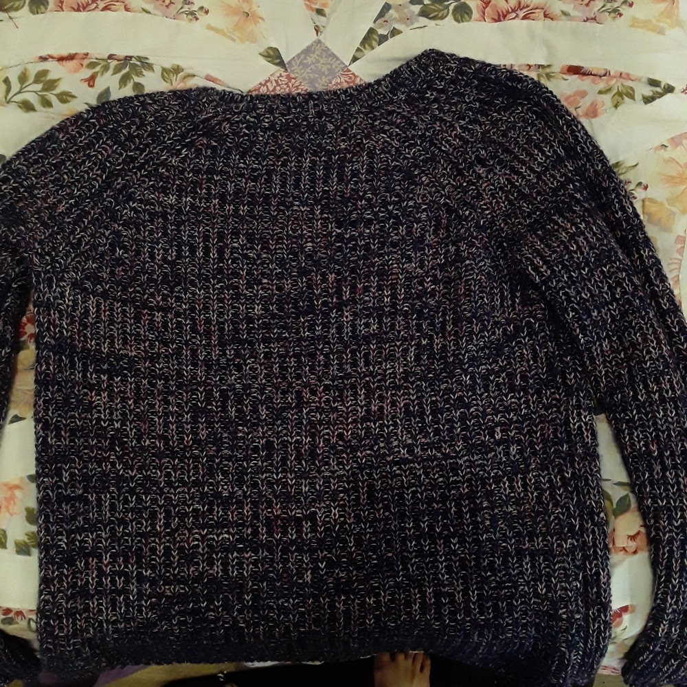 Sweater - Picture 5 of 5